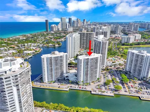 20505 E Country Club Dr #137, Aventura, FL 33180