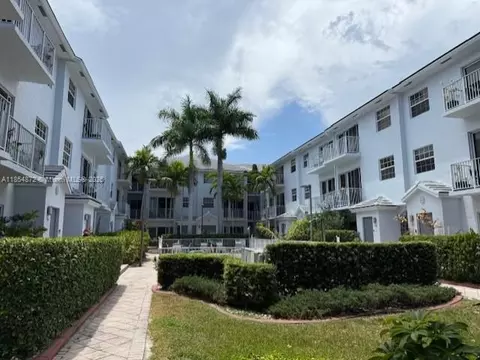 2725 NE 8th Ave, Wilton Manors, FL 33334
