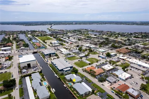 1409 SE 46th Ln #105, Cape Coral, FL 33904