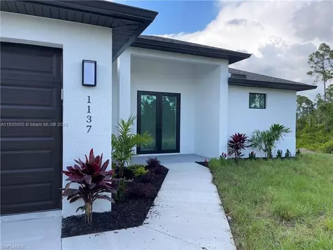 1137 Damen St E, Lehigh Acres, FL 33974