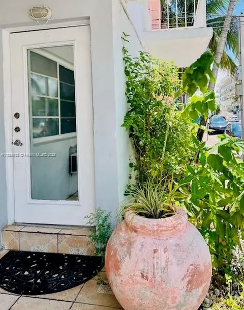 4201 Indian Crk #5, Miami Beach, FL 33140