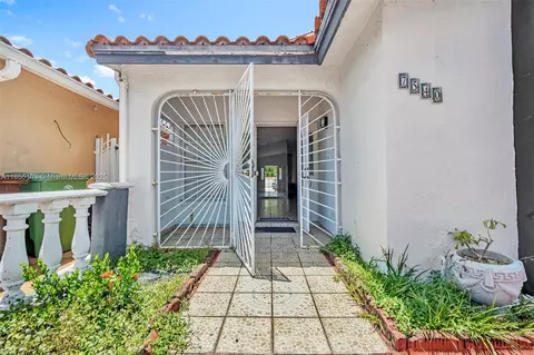 7540 W 29th Ave, Hialeah, FL 33018