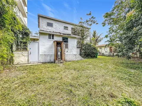 Exterior - 796 NE 85th St, Miami, FL 33138 photo 4 of 6