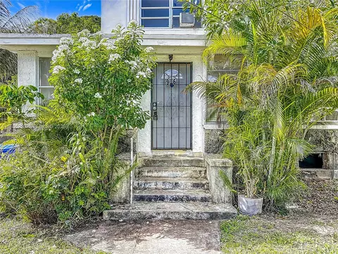 Exterior - 796 NE 85th St, Miami, FL 33138 photo 3 of 6