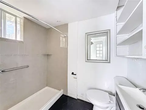 Bath - 796 NE 85th St, Miami, FL 33138 photo 1 of 6
