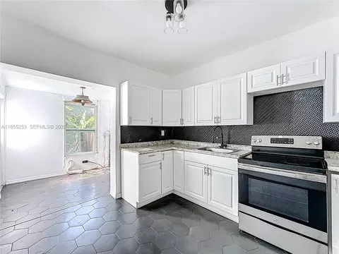 Kitchen - 796 NE 85th St, Miami, FL 33138 photo 1 of 3