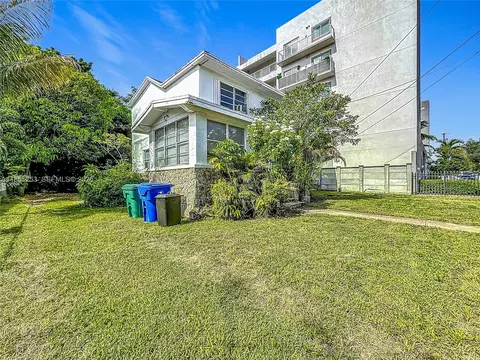 Exterior - 796 NE 85th St, Miami, FL 33138 photo 2 of 6