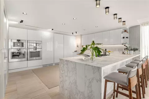4701 N Meridian Ave #421, Miami Beach, FL 33140