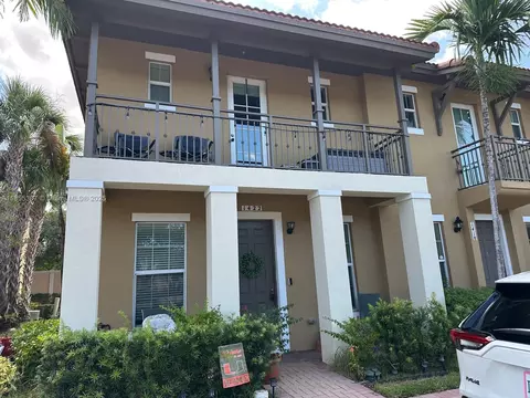 1422 SW 147th Ter, Pembroke Pines, FL 33027