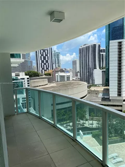 31 SE 5th St #1806, Miami, FL 33131