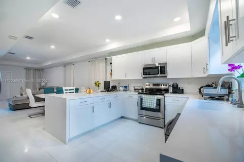 1630 SW 28th St, Fort Lauderdale, FL 33315