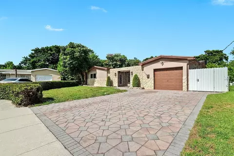 110 NW 78th Ave, Pembroke Pines, FL 33024