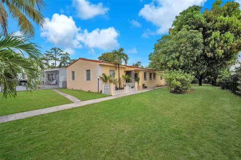 3248 NW 102nd St, Miami, FL 33147