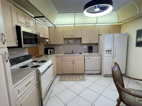 4975 E Sabal Palm Blvd #208, Tamarac, FL 33319