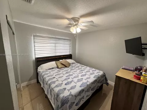 Bedroom - 11425 NW 87th Pl, Hialeah Gardens, FL 33018 photo 1 of 5