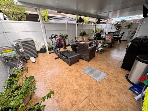 Exterior - 11425 NW 87th Pl, Hialeah Gardens, FL 33018 photo 2 of 2