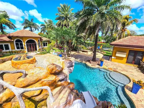 14503 SW 16th St, Davie, FL 33325