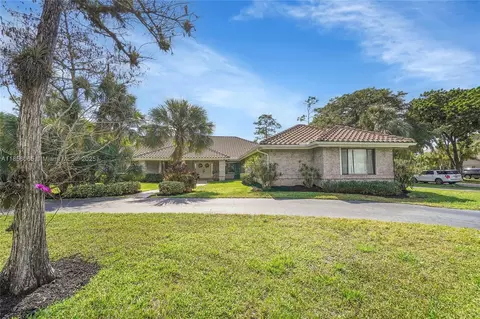 8180 NW 51st Pl, Coral Springs, FL 33067