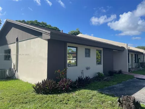 13944 SW 52nd Ln, Miami, FL 33175