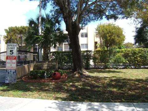 15888 SW 95th Ave #201, Miami, FL 33157