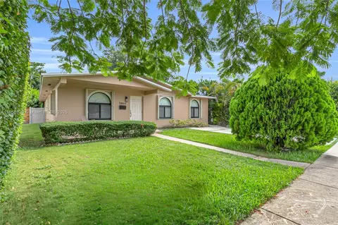 5864 SW 42nd Ter, Miami, FL 33155