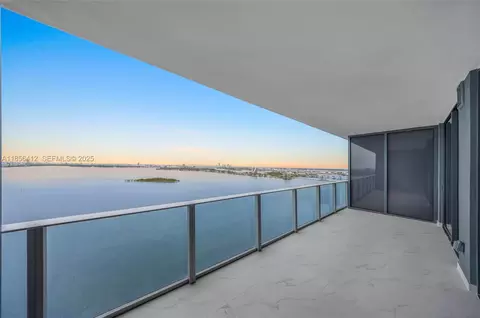 View/Area - 700 NE 24th St #2704, Miami, FL 33137 photo 2 of 13