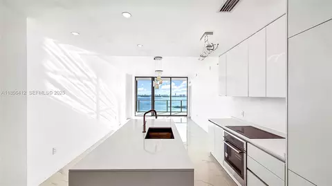 Kitchen - 700 NE 24th St #2704, Miami, FL 33137 photo 1 of 2