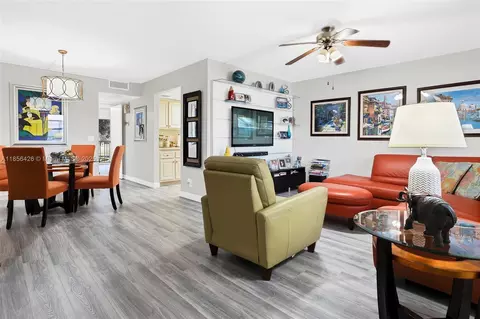 251 SW 132nd Way #215H, Pembroke Pines, FL 33027