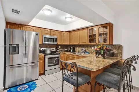 Kitchen - 6925 W 3rd Ave, Hialeah, FL 33014 photo 1 of 4