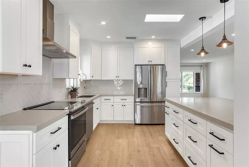 Kitchen - 2350 SW 24th Ter, Miami, FL 33145 photo 3 of 6
