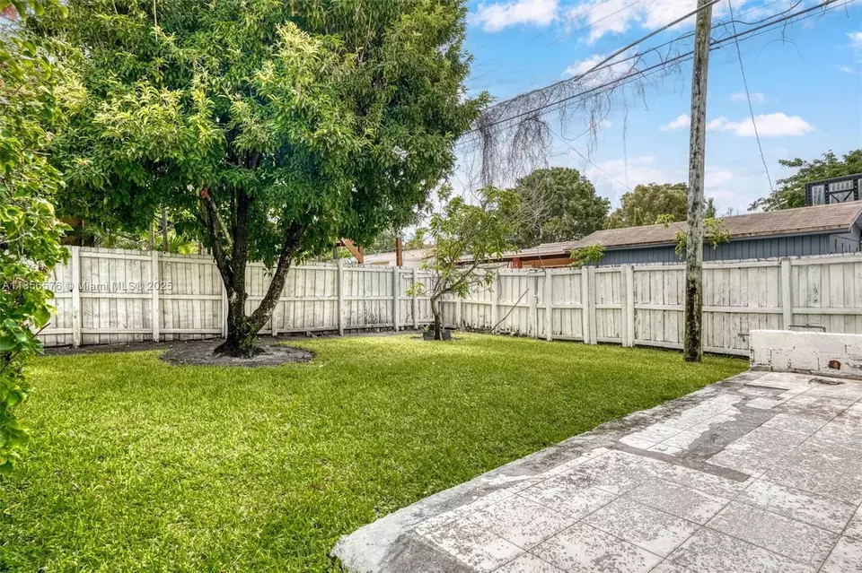 Exterior - 2350 SW 24th Ter, Miami, FL 33145 photo 11 of 16