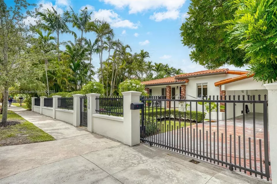 Exterior - 2350 SW 24th Ter, Miami, FL 33145 photo 6 of 16
