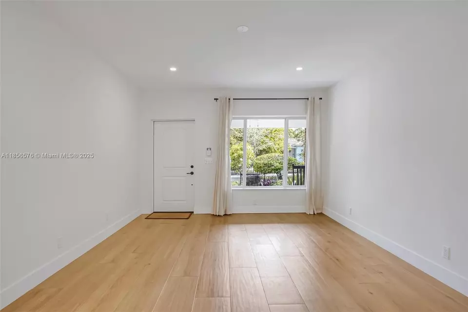 Living - 2350 SW 24th Ter, Miami, FL 33145 photo 4 of 6