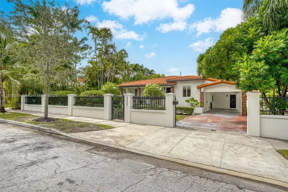 Exterior - 2350 SW 24th Ter, Miami, FL 33145 photo 5 of 16