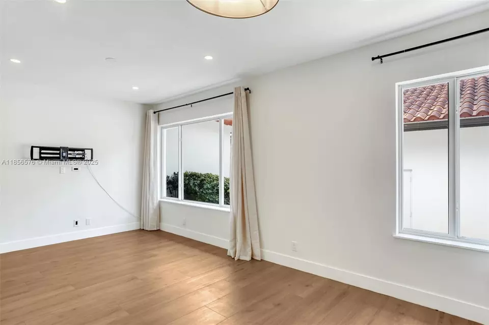 Living - 2350 SW 24th Ter, Miami, FL 33145 photo 5 of 6
