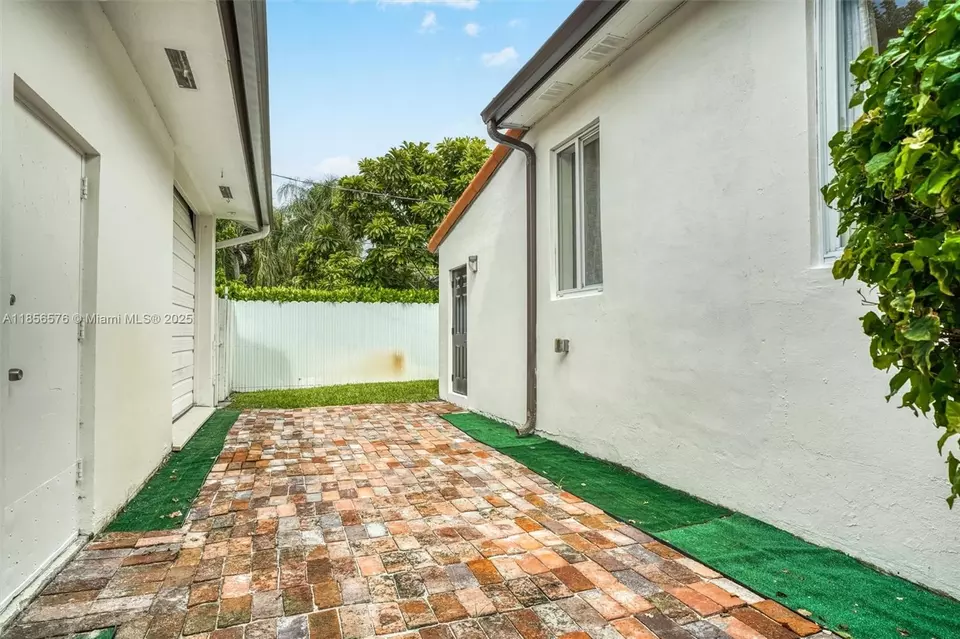 Exterior - 2350 SW 24th Ter, Miami, FL 33145 photo 10 of 16