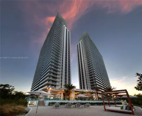 16385 Biscayne Blvd #2806, North Miami Beach, FL 33160