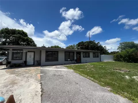 5111 NW 178 Ter, Miami Gardens, FL 33055