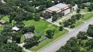 857 E Hickpochee Ave, La Belle, FL 33935 photo 4