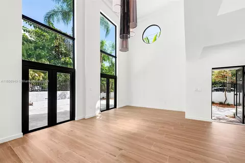 3000 Blaine St #3000, Miami, FL 33133