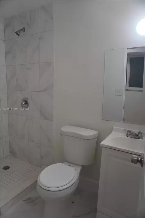 Bath - 4851 E 8th Ct, Hialeah, FL 33013 photo 4 of 4
