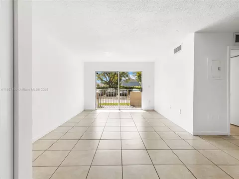 15221 SW 80th St #111, Miami, FL 33193