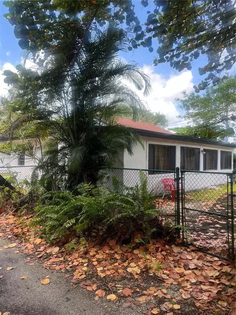 15260 NE 2nd Ave, Miami, FL 33162