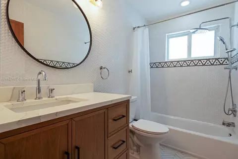 Bath - 6501 SW 65th St, South Miami, FL 33143 photo 2 of 2
