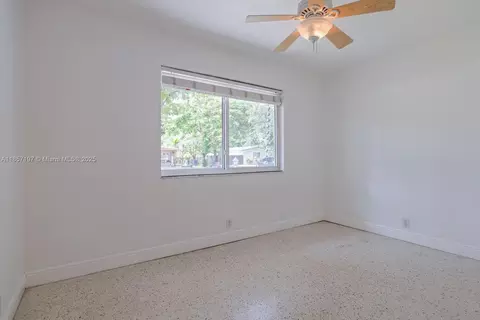 Bedroom - 6501 SW 65th St, South Miami, FL 33143 photo 4 of 6