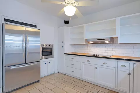 Kitchen - 6501 SW 65th St, South Miami, FL 33143 photo 3 of 3
