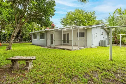 Exterior - 6501 SW 65th St, South Miami, FL 33143 photo 2 of 5