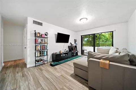 8701 SW 141st St #B1, Palmetto Bay, FL 33176