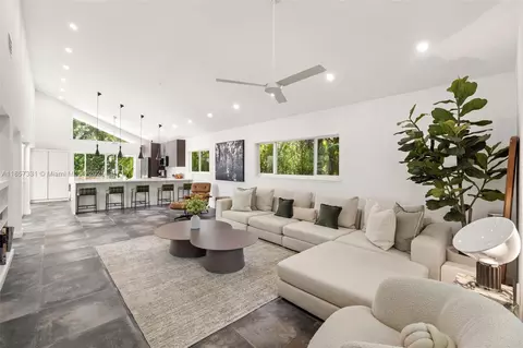 1090 NE 92nd St, Miami Shores, FL 33138