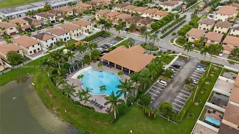 View/Area - 8877 W 35th Ave, Hialeah, FL 33018 photo 4 of 4